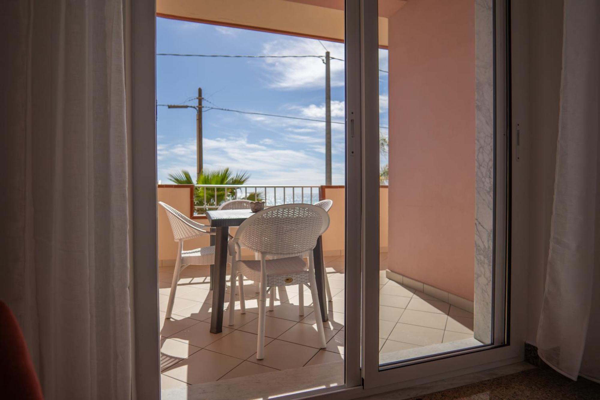Casa Erika Lägenhet Bova Marina Exteriör bild